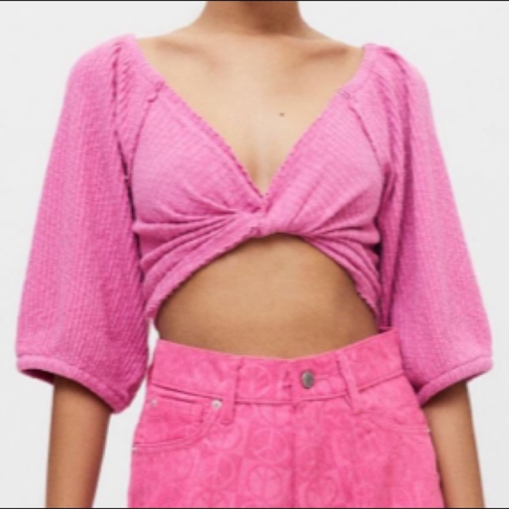 UO Twist Front Top - Cropped Puffed Sleeve Tee - Picture 4 of 4